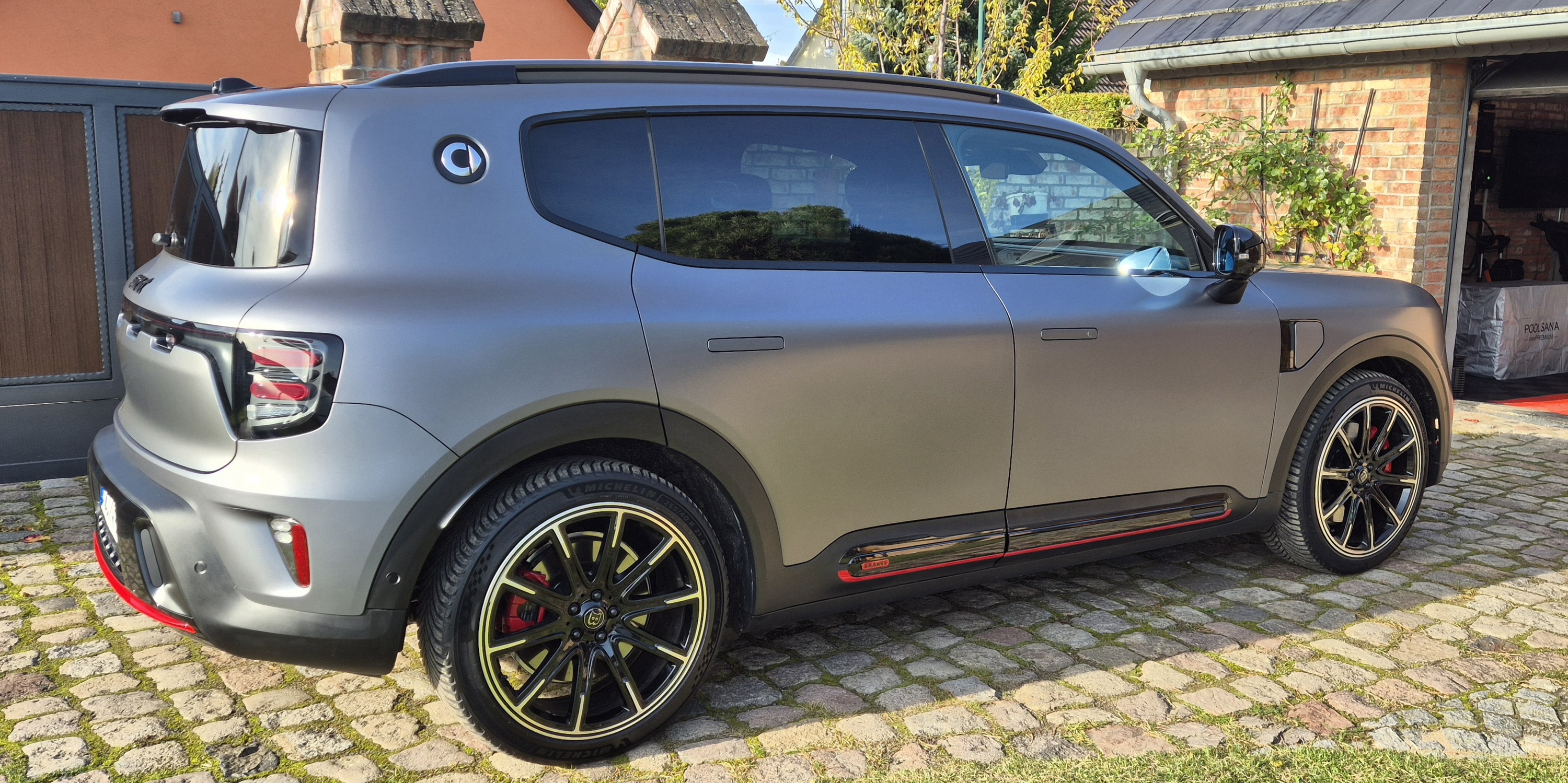 Frisch foliert,  mit Lackschutzfolie